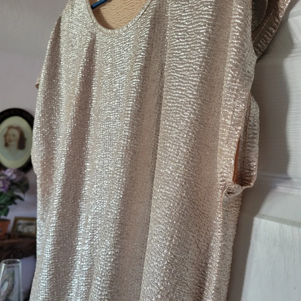 Elegant Gold Women's Top - Picture 4 of 4